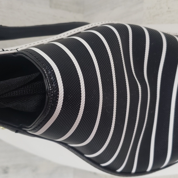 Kenneth Cole Reaction black white striped zipper large handbag goldtone accents - Picture 9 of 12